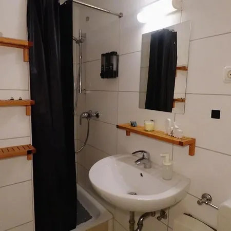 Cozy For 2 In A Great Location In